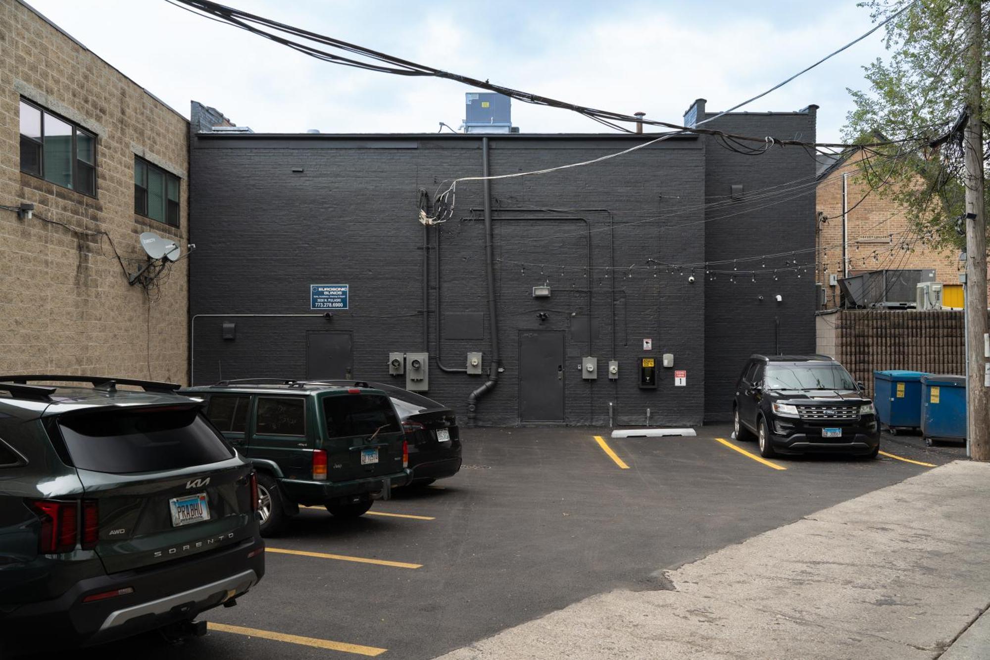 Pulaski Point Properties Chicago Room photo